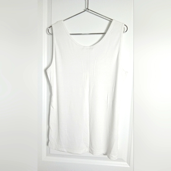 🤍New Calvin Klein Top🤍 - Picture 4 of 5